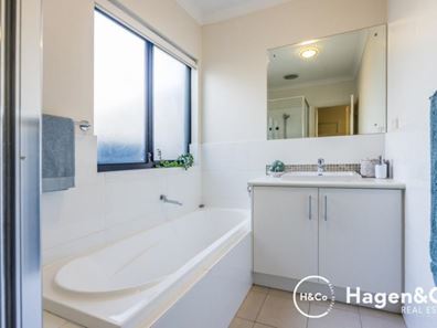 B/22 Kyarra Street, Innaloo WA 6018