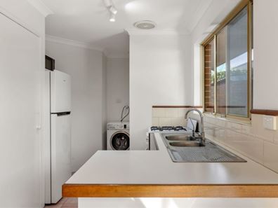 2/27 Charles street, Midland WA 6056