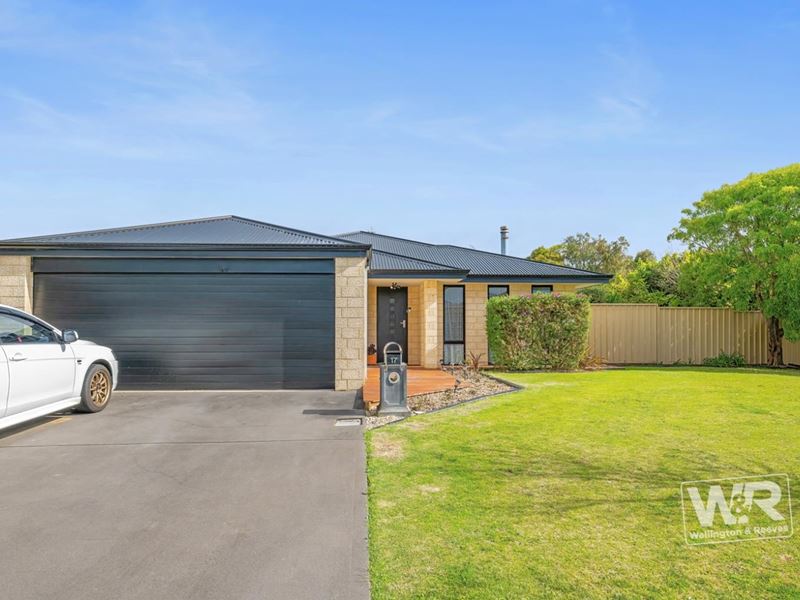 17 Hume Corner, Yakamia