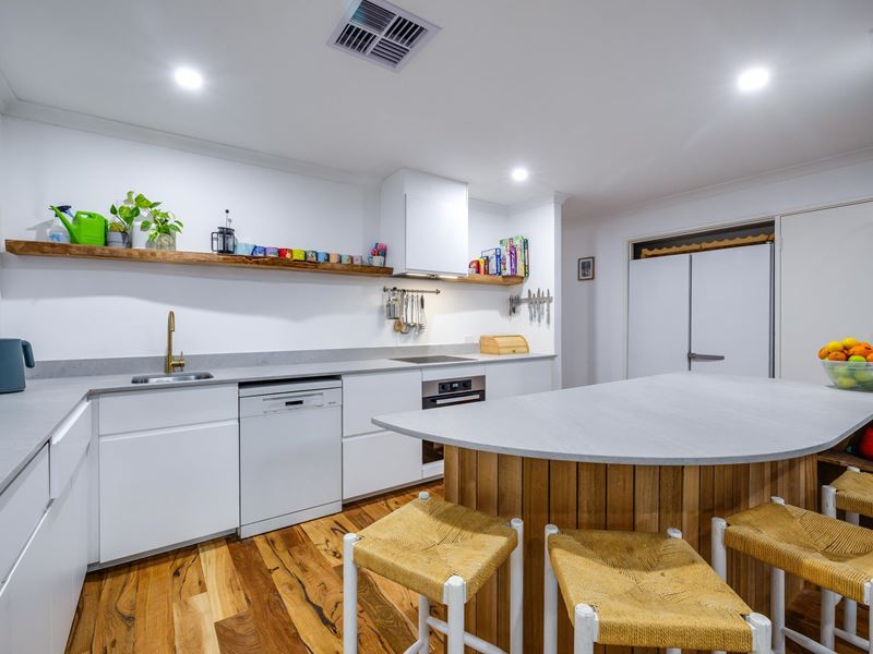 54B Westview Street, Scarborough WA 6019