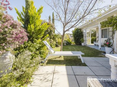 13 Capilano Avenue, Yanchep WA 6035