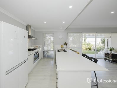 13 Capilano Avenue, Yanchep WA 6035