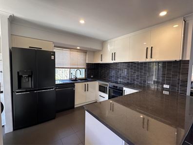 32B Grenfell Way, Leeming WA 6149