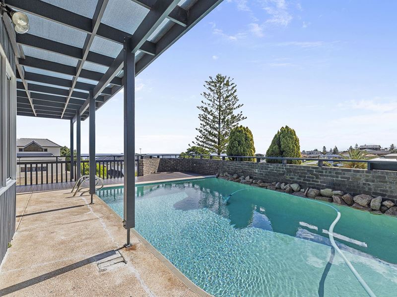 54 Kinkuna Way, City Beach WA 6015