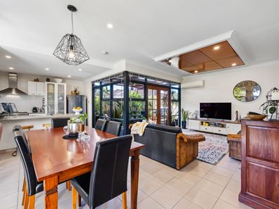 1/10 Johnson Street, Redcliffe WA 6104