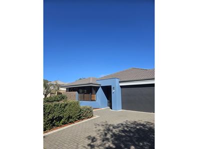 19 Lee-Steere Crescent, Piara Waters WA 6112