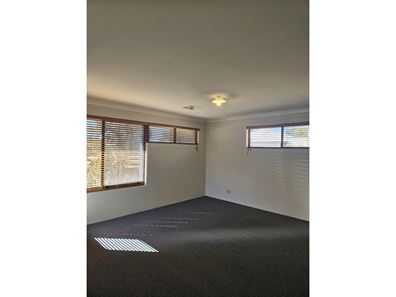 19 Lee-Steere Crescent, Piara Waters WA 6112