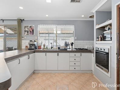 61 Brown Crescent, Seville Grove WA 6112