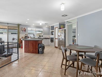 61 Brown Crescent, Seville Grove WA 6112