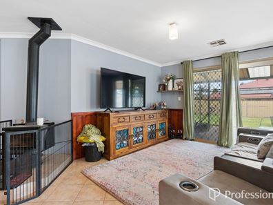 61 Brown Crescent, Seville Grove WA 6112