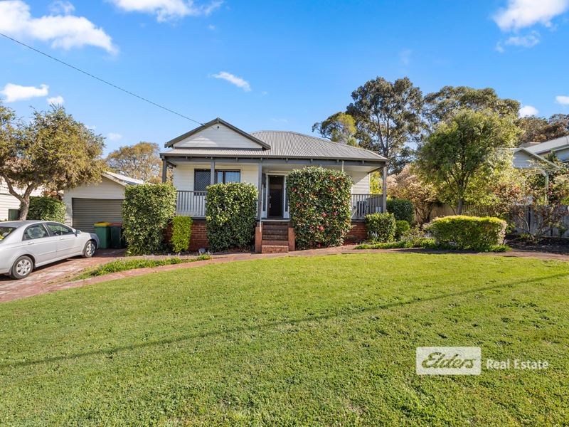 35 Bucktin Street, Collie WA 6225