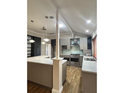 31 Wyperfeld Gardens, Ballajura WA 6066