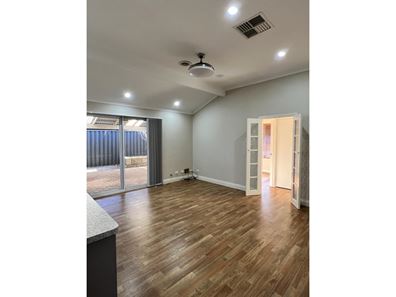 31 Wyperfeld Gardens, Ballajura WA 6066