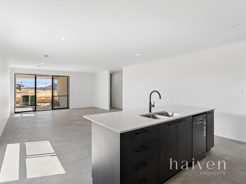 12 GLADSTONE APPROACH, Lakelands WA 6180