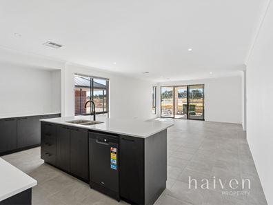 12 GLADSTONE APPROACH, Lakelands WA 6180
