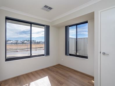 47 Greenpoint Way, Hilbert WA 6112