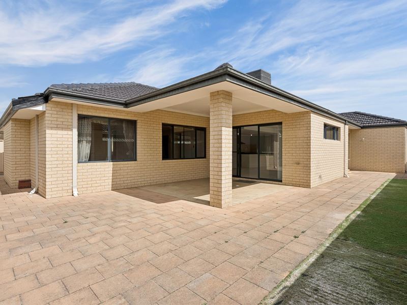16 Laggan Road, Canning Vale