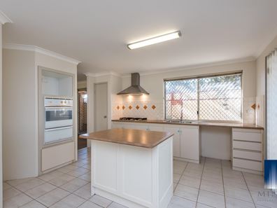 15 Weetman Cove, Cannington WA 6107