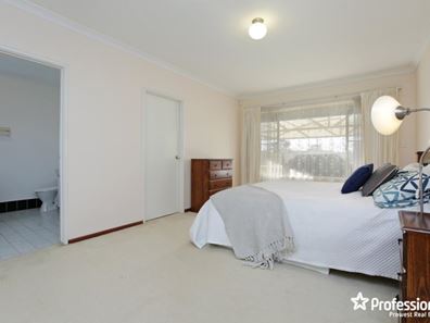 2 Abrolhos Close, Shelley WA 6148