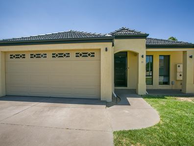 11 James Gilmour Way, Darch WA 6065