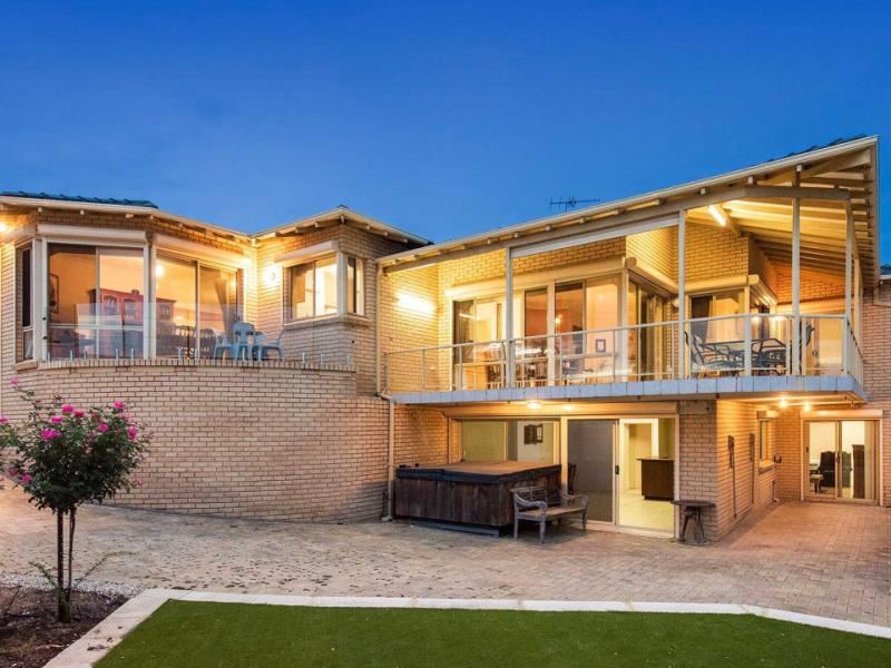 8 Spyglass Hill, Ballajura