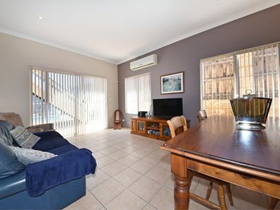 17 Ferndale Corner, Mindarie WA 6030