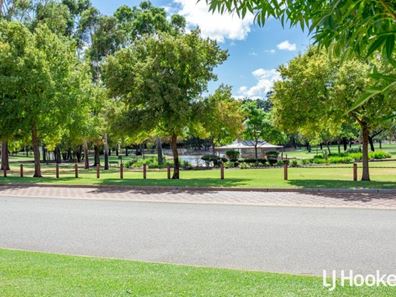 55 Sandringham Promenade, Canning Vale WA 6155