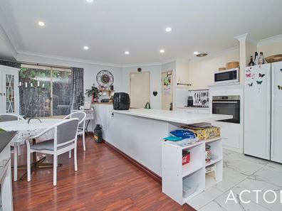 9 Helena Road, Cooloongup WA 6168