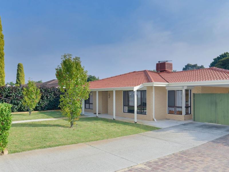 33 Farrington Road, Leeming WA 6149