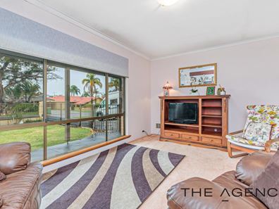 19 Crusader Drive, Thornlie WA 6108