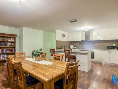 27 Levis Drive, Canning Vale WA 6155