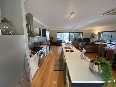 7 Beachcast Close, Preston Beach WA 6215