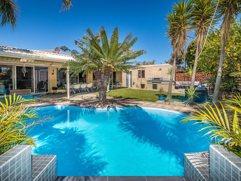 9 St Helena Way, Iluka