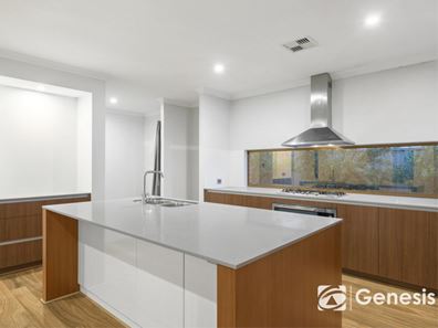 9 Exeter Court, Piara Waters WA 6112