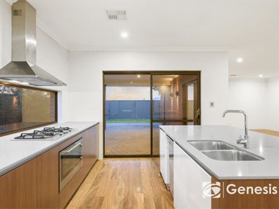 9 Exeter Court, Piara Waters WA 6112