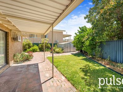 16 Tudor Avenue North, Shelley WA 6148