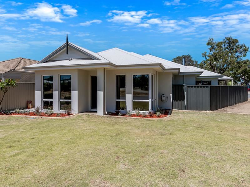 2 Conebush Circle, Falcon