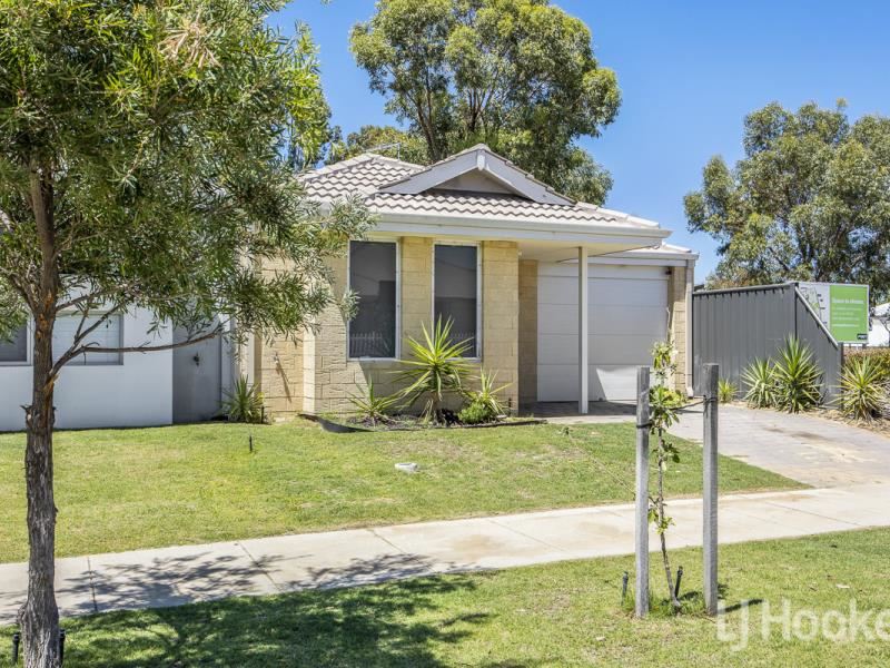 1/4 Tempo Street, Yanchep