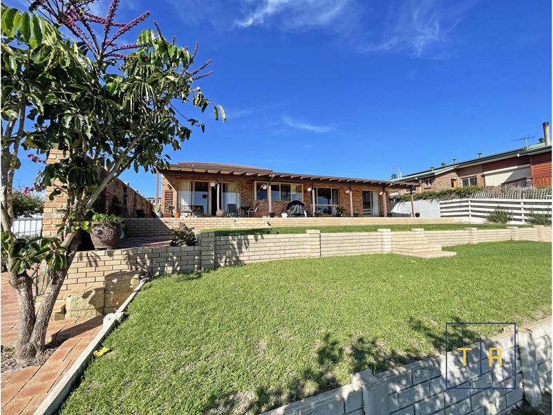 14 Hardy Street, West Beach