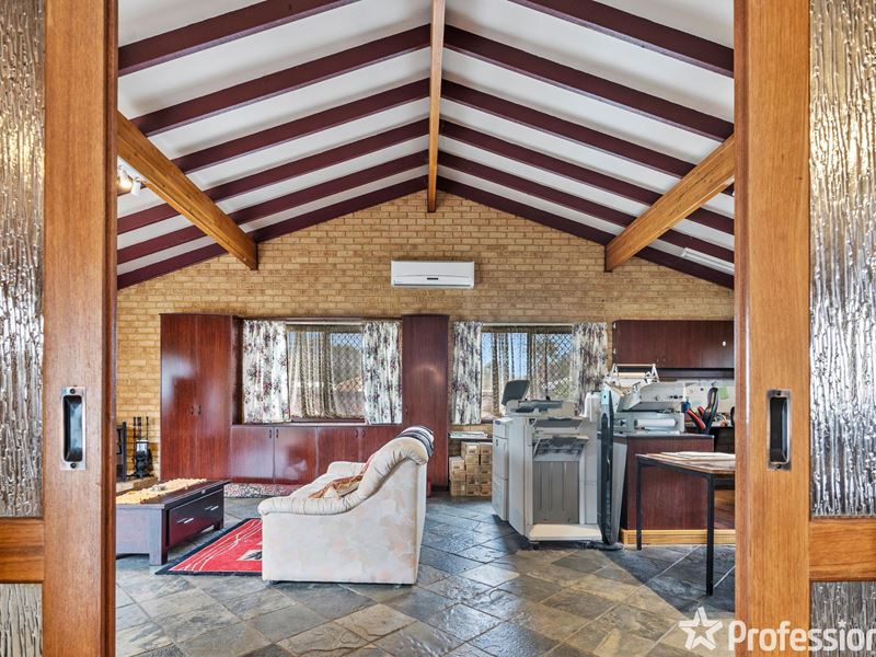 2 Chancery Court, Forrestfield