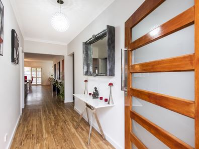 28 Dulegal Way, Aveley WA 6069