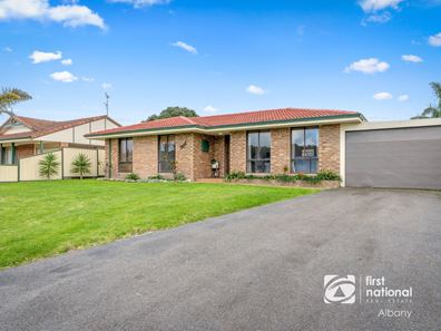 93 Le Grande Avenue, Orana WA 6330