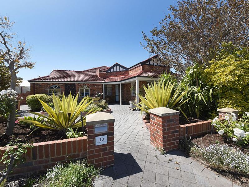 10 Marin Parade, Mindarie