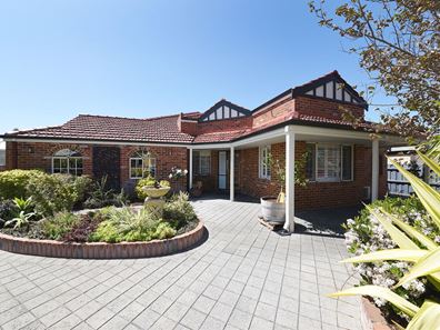 10 Marin Parade, Mindarie WA 6030