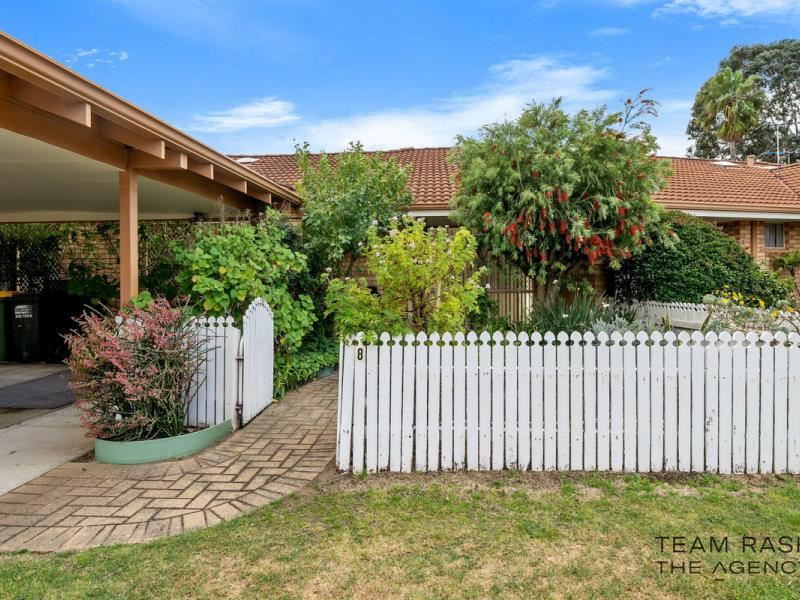 8/5 Edwards Crescent, Redcliffe