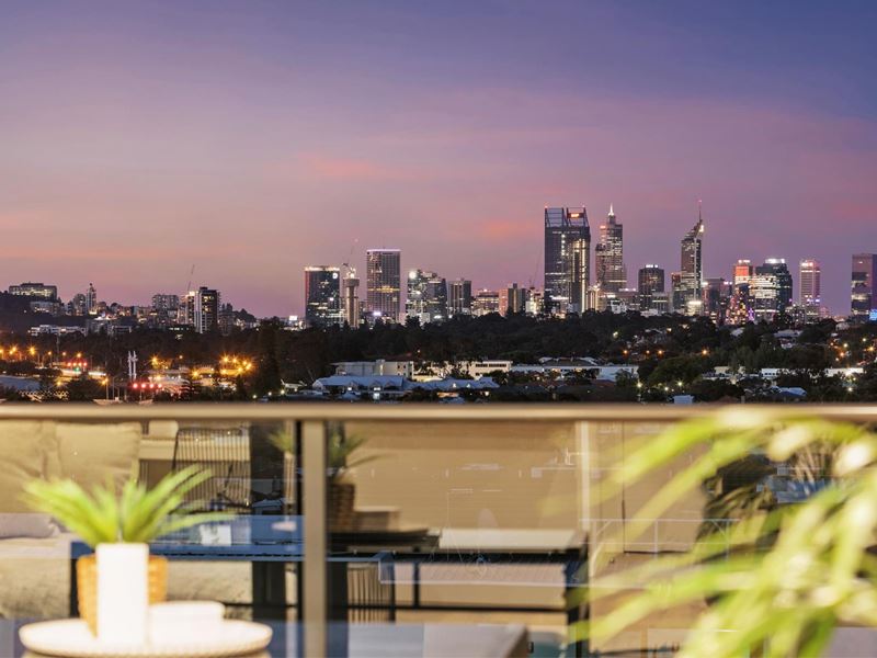 706/8 Henley Street, Como