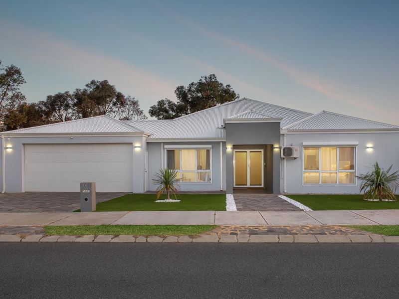 12 Gaby Way, Marangaroo