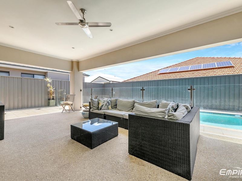 4 Carbine Way, Lake Coogee WA 6166