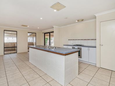 11 Nectarine Way, Forrestfield WA 6058