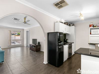 7 Sparrow Way, Spearwood WA 6163